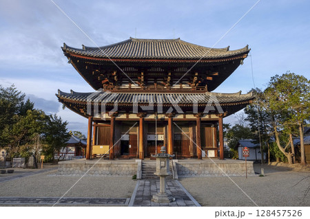 行基菩薩が建立した【喜光寺　きこうじ】本堂　（奈良市菅原町） 128457526