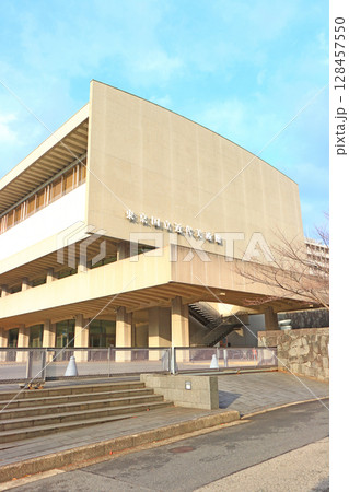 東京都千代田区、東京国立近代美術館の風景 東京都千代田区、東京国立近代美術館の風景 128457550