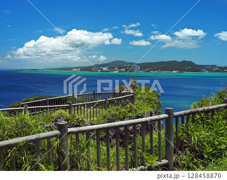 沖縄県恩納村　真栄田岬の絶景ポイント 128458870
