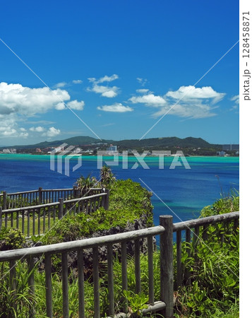 沖縄県恩納村　真栄田岬の絶景ポイント 128458871