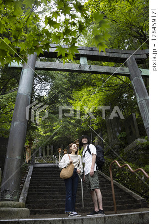 日本観光を楽しむインバウンド 日本観光を楽しむインバウンド 128459171