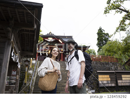 日本観光を楽しむインバウンド 日本観光を楽しむインバウンド 128459292