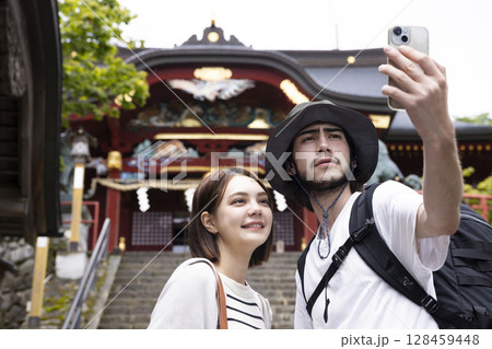 日本観光を楽しむインバウンド 128459448