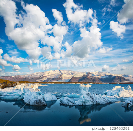 Ramarkable floating icebergs in Jokulsarlon glacier lagoon. Ramarkable floating icebergs in Jokulsarlon glacier lagoon. 128463291