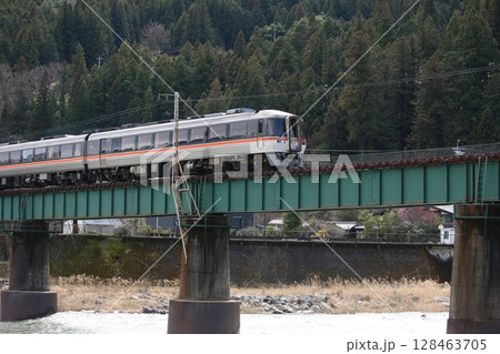 JR東海キハ85系気動車 128463705