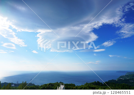 ヒルトン小田原リゾートから見た吊るし雲 128465551