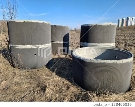 Reinforced concrete rings of different diameters for the construction of wells 128466039