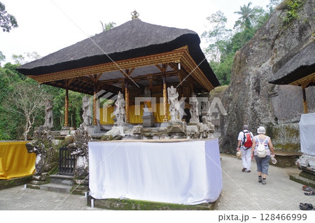 インドネシア　バリ島　世界遺産グヌン・カウィ 128466999