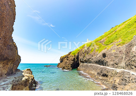 角田岬からの海岸の風景 128468026