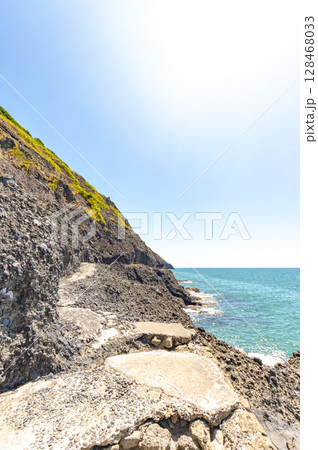 角田岬からの海岸の風景 128468033