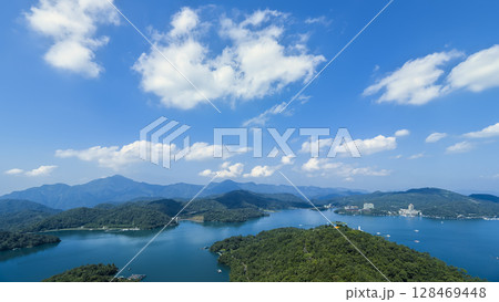 台湾・日月潭と山並みの絶景 / Sun Moon Lake, Taiwan 128469448