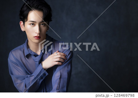 若い男性のポートレート 若い男性のポートレート 128469798