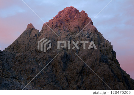 Mt. Yari，sunset / 夕照に紅く染まる槍ヶ岳 - 大槍・小槍，初冬の上高地～槍穂高登山 128470209