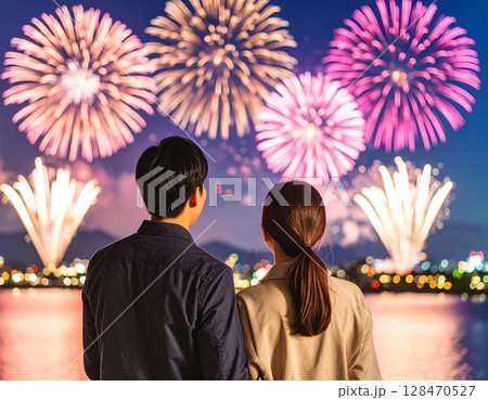 夏の花火を見つめる日本人カップル2　AI生成画像 128470527