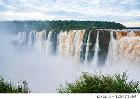 イグアスの滝 128471664