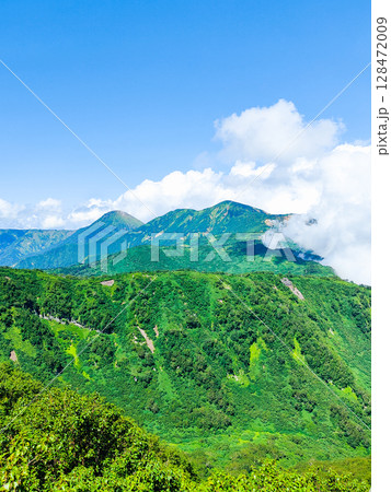 夏の妙高山登山(北峰頂上から焼山・火打山方面の眺め) 夏の妙高山登山(北峰頂上から焼山・火打山方面の眺め) 128472009