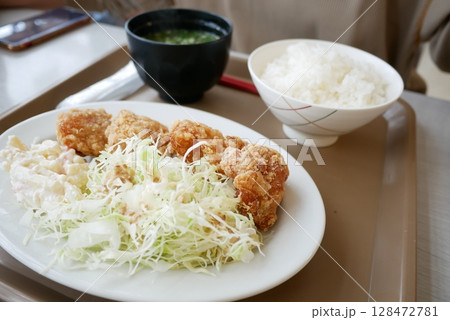 食堂のからあげ定食 食堂のからあげ定食 128472781