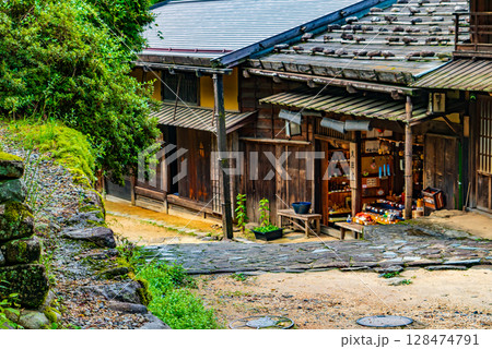 風情ある妻籠宿の風景 128474791