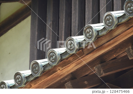 軒丸瓦「巴紋」(弘前城 南内門・弘前公園/青森県弘前市) 軒丸瓦「巴紋」(弘前城 南内門・弘前公園/青森県弘前市) 128475466