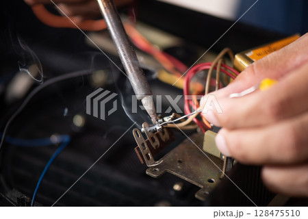 Repairing the electronic device Repairing the electronic device 128475510