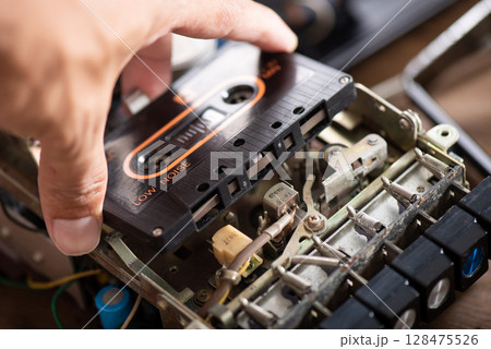 Fixing vintage radio cassette recorder 128475526