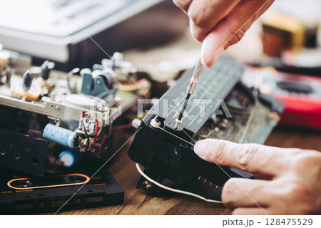 Fixing vintage radio cassette recorder 128475529