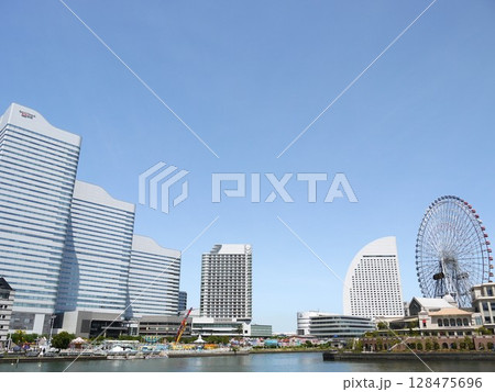 みなとみらいの都市風景 みなとみらいの都市風景 128475696