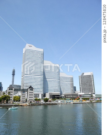 みなとみらいの都市風景 128475810