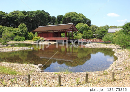 世界遺産平城宮跡に復元された皇族らが宴会や儀式行った現代の迎賓館にあたる『東院庭園』 128475836