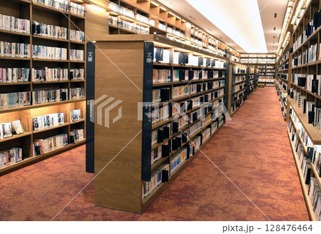 図書館　公共施設 128476464