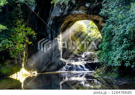 千葉県　農溝の滝・風景 128476680