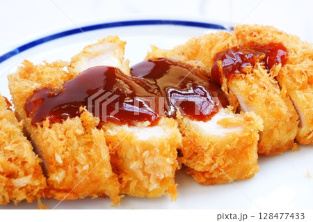 トンカツ - 揚げ立てでサクサクの食感の、おいしいトンカツ(ロースカツ) トンカツ - 揚げ立てでサクサクの食感の、おいしいトンカツ(ロースカツ) 128477433