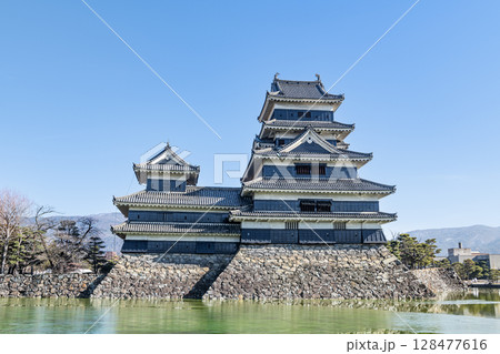 長野県松本市 晴天の国宝松本城 長野県松本市 晴天の国宝松本城 128477616