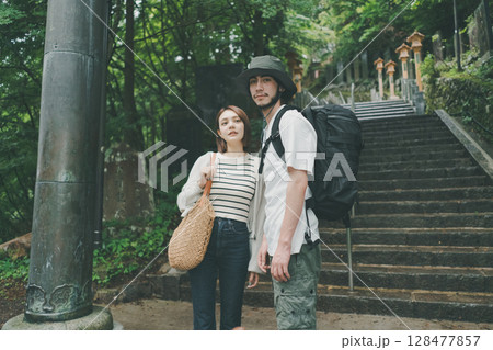 inbound tourist 128477857