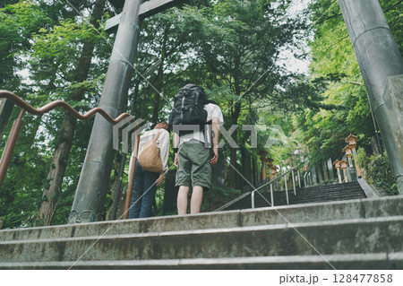 inbound tourist 128477858