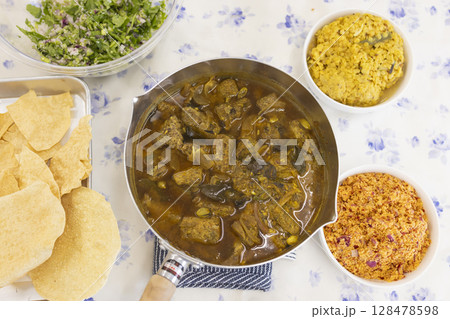 スリランカ料理を作る 128478598