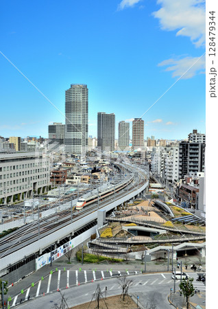 東京スカイツリータウンから曳舟駅　イーストコア曳舟二番館の風景 128479344