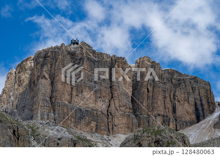イタリア・ドロミテの美しい風景 128480063