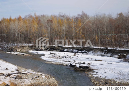 2016年8月30日大型台風本州を縦断し北海道十勝芽室町伏見美生川の爪跡 10週後の積雪5 2016年8月30日大型台風本州を縦断し北海道十勝芽室町伏見美生川の爪跡 10週後の積雪5 128480459