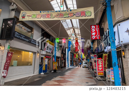 四日市一番街商店街「三重県 四日市市」 128483215