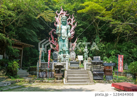 夏の龍蔵寺 128484908