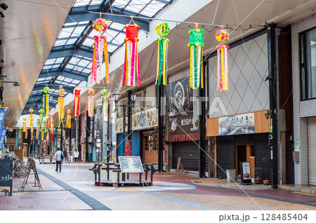 諏訪公園通り商店街「三重県四日市市諏訪栄町」 128485404