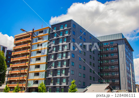 【京都風景】五条通りの空とビル群（河原町五条から堀川五条まで） 128486111