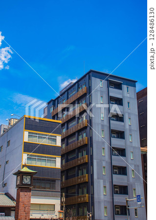 【京都風景】五条通りの空とビル群（河原町五条から堀川五条まで） 128486130