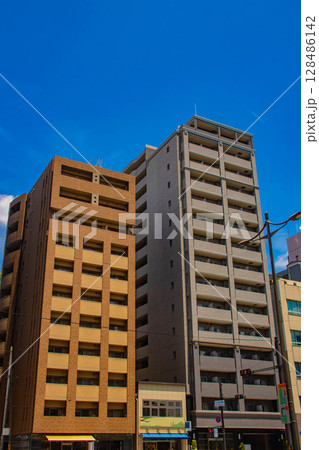 【京都風景】五条通りの空とビル群（河原町五条から堀川五条まで） 128486142