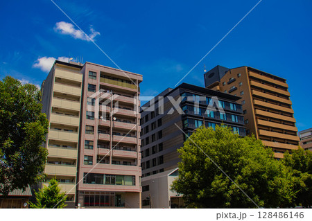 【京都風景】五条通りの空とビル群(河原町五条から堀川五条まで) 【京都風景】五条通りの空とビル群(河原町五条から堀川五条まで) 128486146