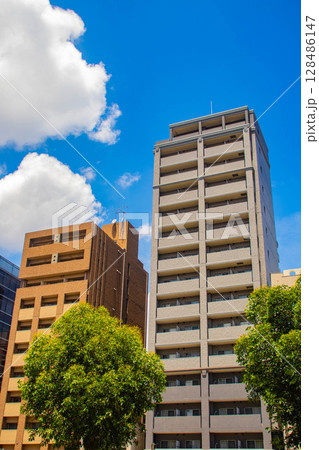 【京都風景】五条通りの空とビル群（河原町五条から堀川五条まで） 128486147