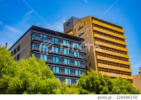 【京都風景】五条通りの空とビル群（河原町五条から堀川五条まで） 128486150