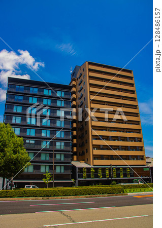【京都風景】五条通りの空とビル群(河原町五条から堀川五条まで) 【京都風景】五条通りの空とビル群(河原町五条から堀川五条まで) 128486157