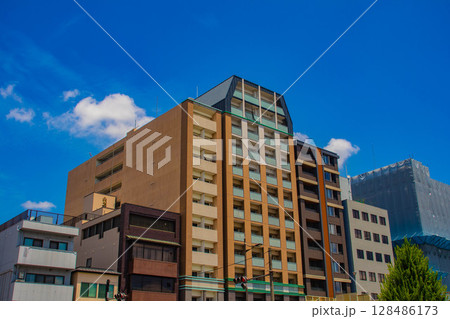 【京都風景】五条通りの空とビル群(河原町五条から堀川五条まで) 【京都風景】五条通りの空とビル群(河原町五条から堀川五条まで) 128486173